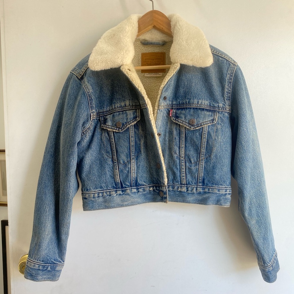 Levi’s jean jacket with removable Sherpa collar size S